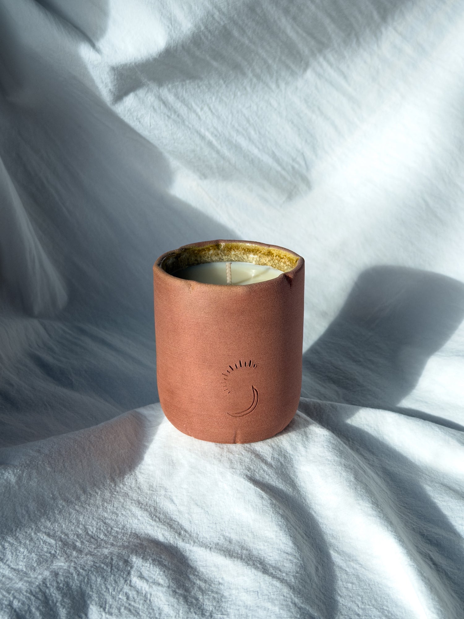 Bougie « salutation À la 🌓 et au 🌞 » Ambre orientale