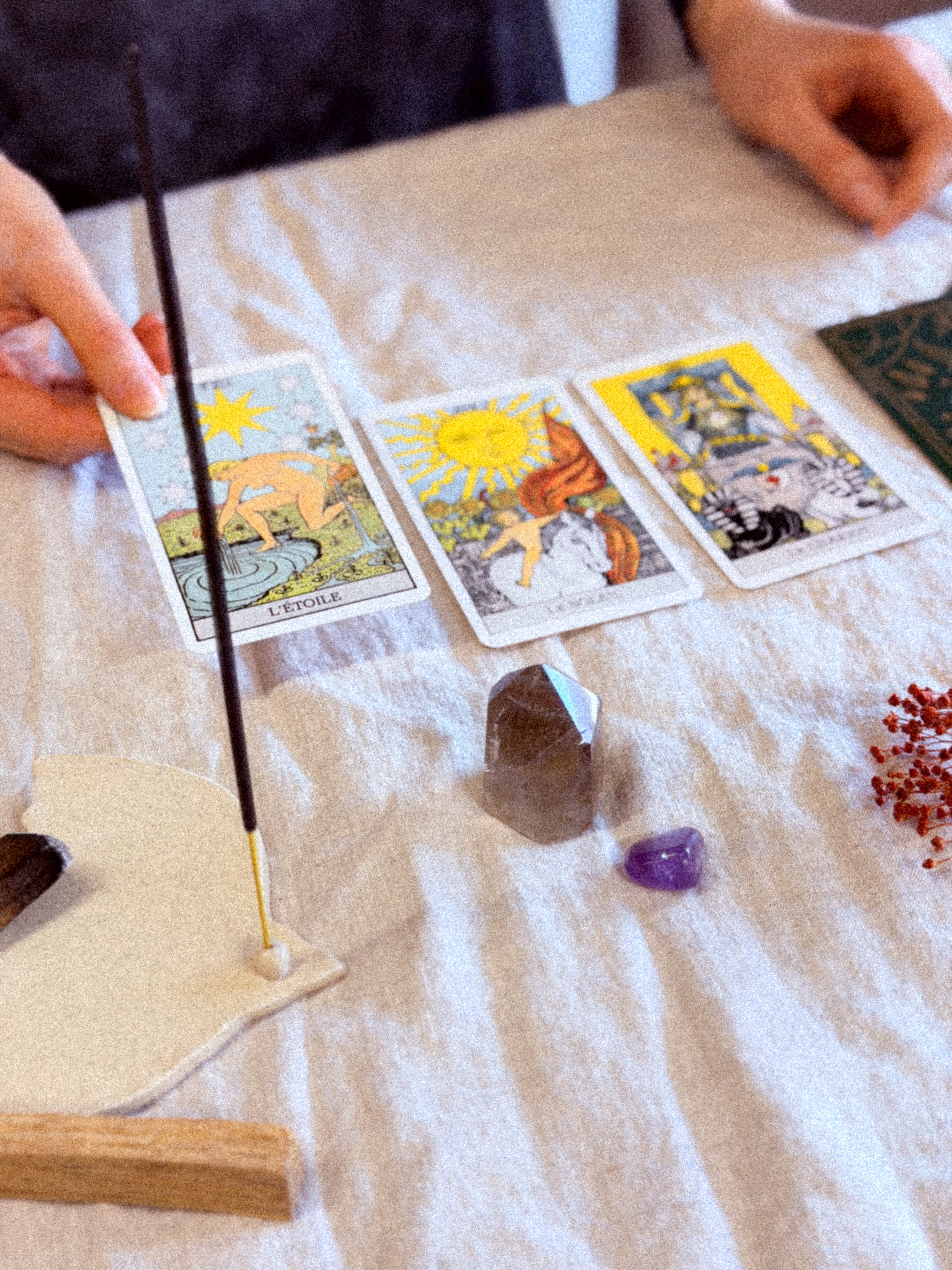 Atelier vendredi 24 avril : poterie / tirage de tarot de Marseille, méditation….
