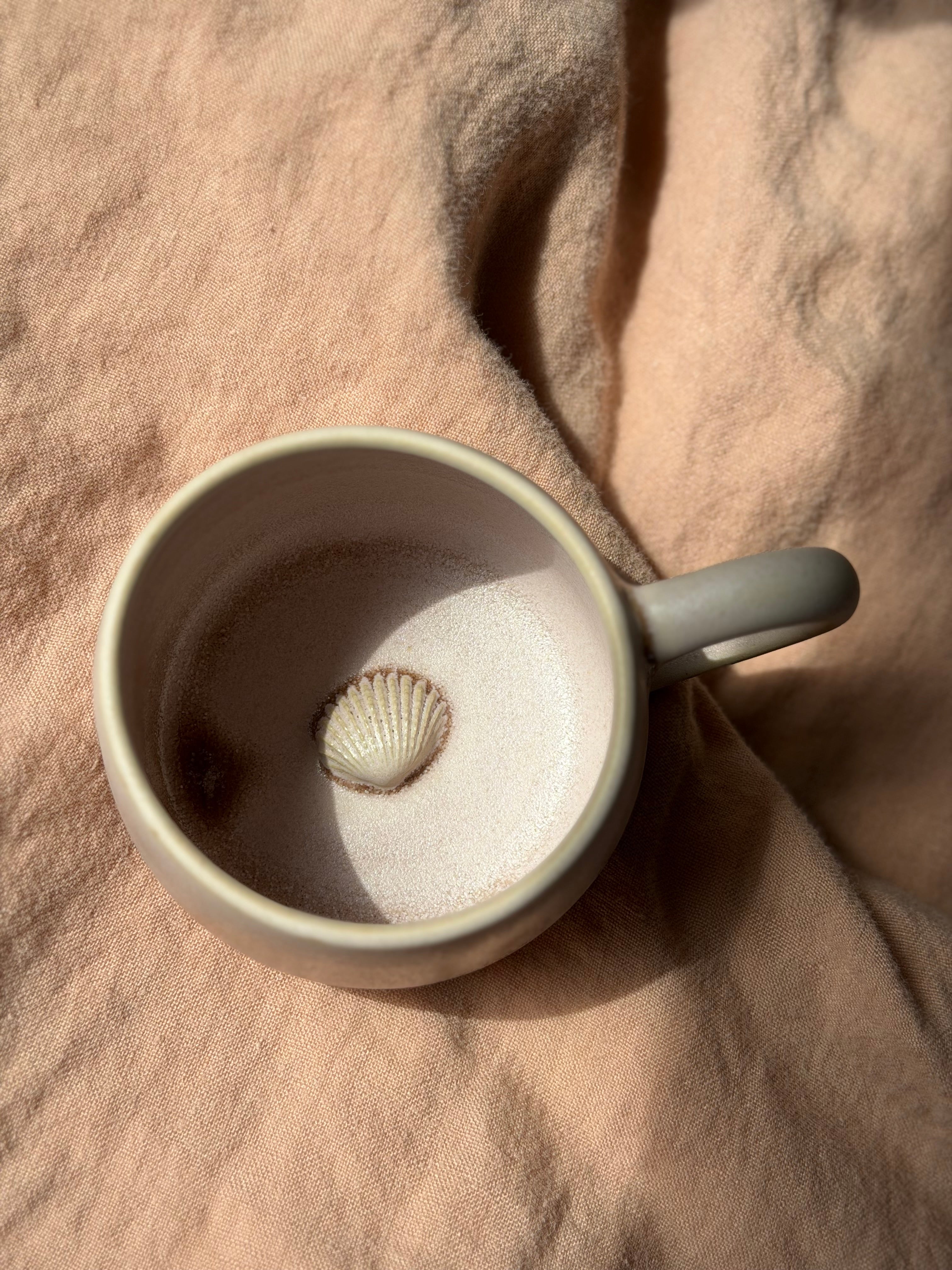 Tasse « au fond un coquillage 🐚 »