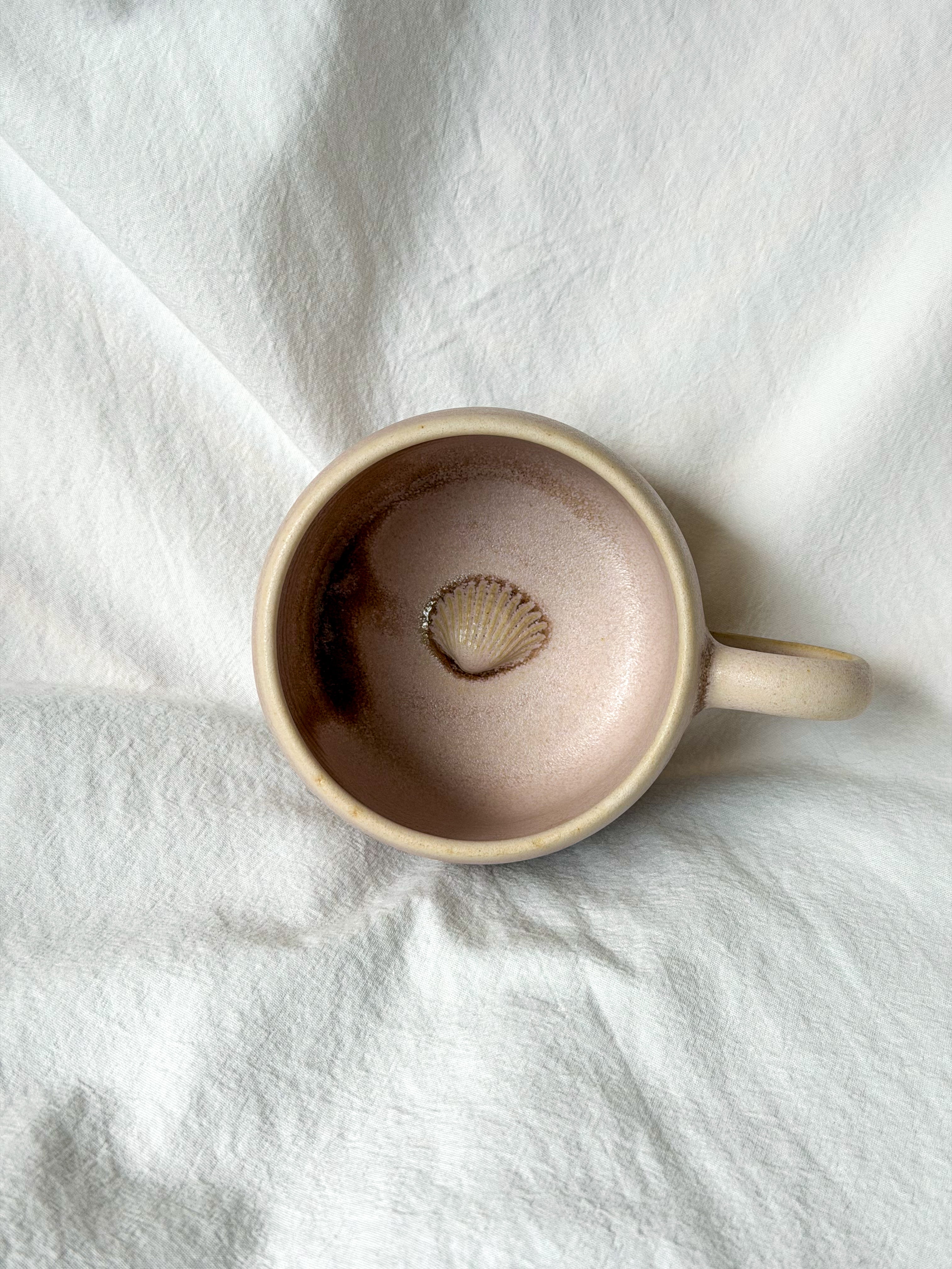 Tasse « au fond un coquillage 🐚 »