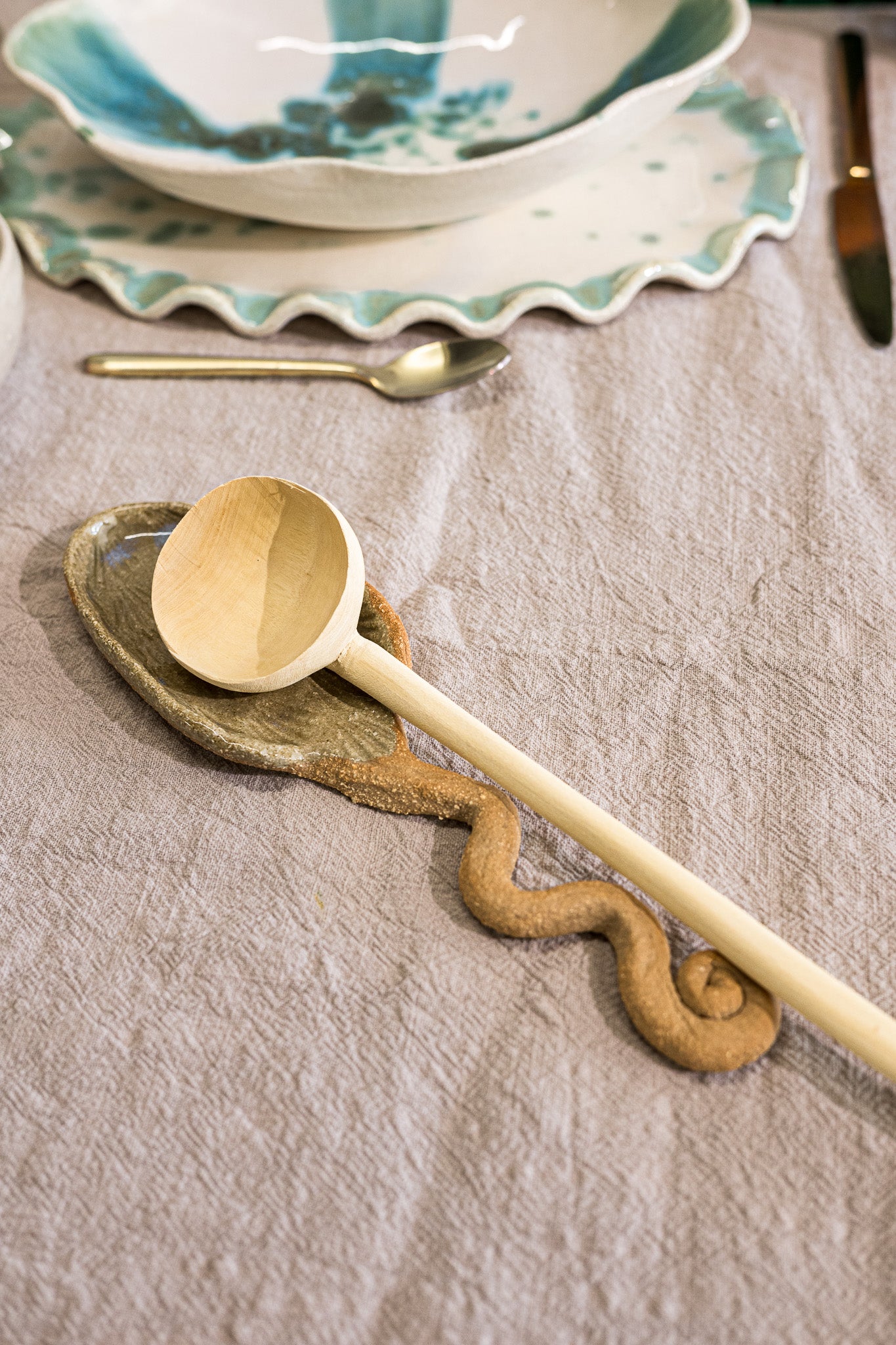 “Shell” spoon rest