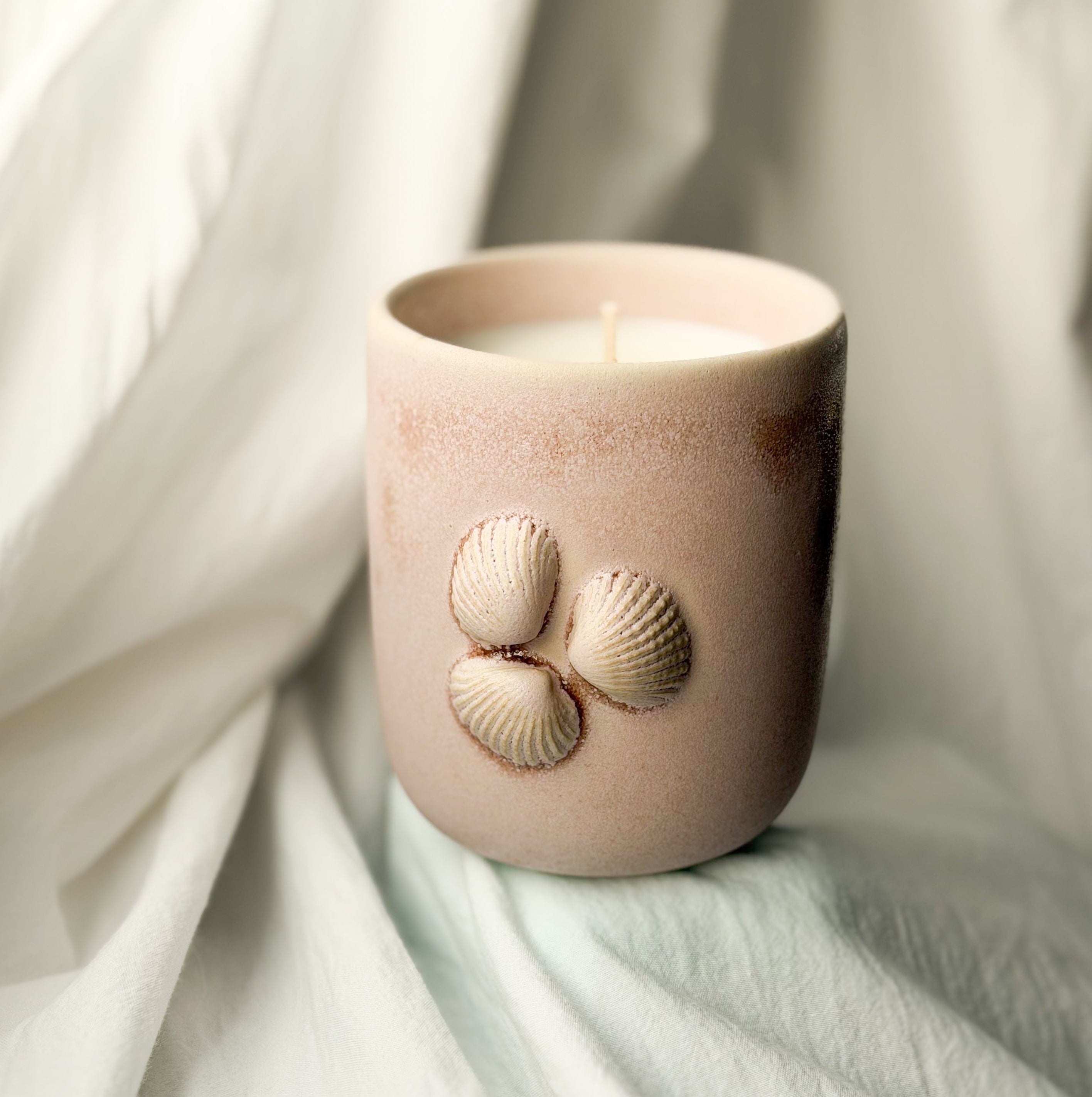 Bougie « 3 coquillages » senteur fraise des bois