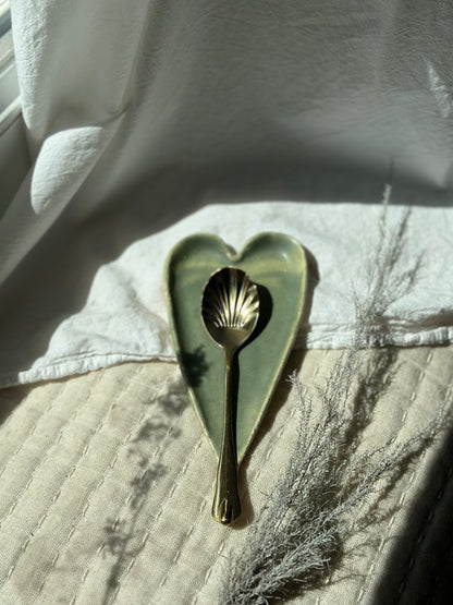 “Shell” spoon rest